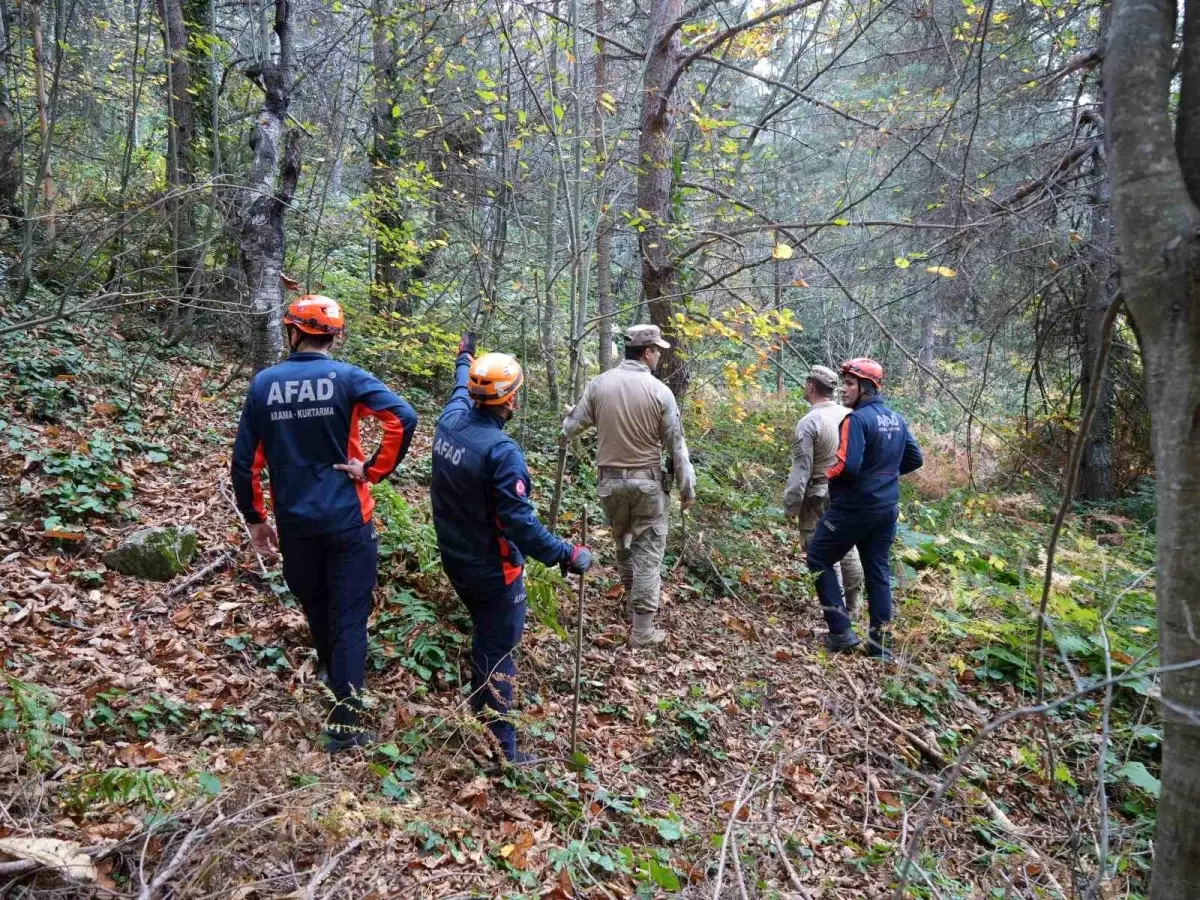Kastamonu'da Kayıp Anne ve Oğlu İçin Arama Çalışmaları Sürüyor