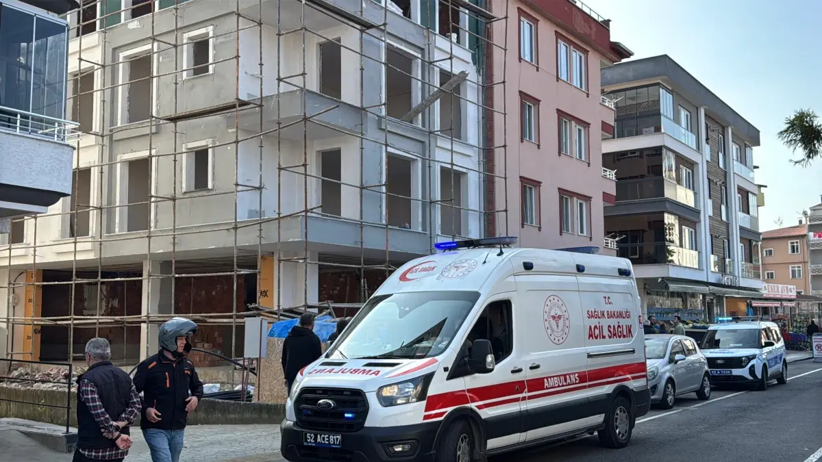 İnşaatta Düşen İşçi Yaralandı