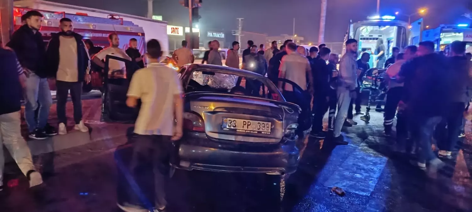 Mersin'de Yolcu Minibüsü Sulama Kanalına Düştü: 10 Yaralı