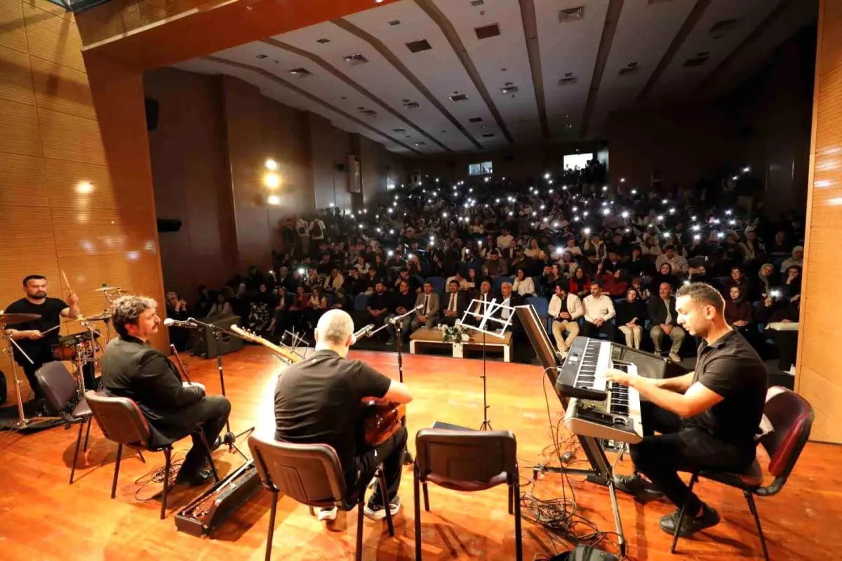 SUBÜ'den Uluslararası Öğrencilere Türk Halk Müziği Etkinliği