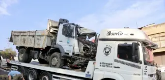 Trabzon'da Park Halindeki Kamyon Devrildi