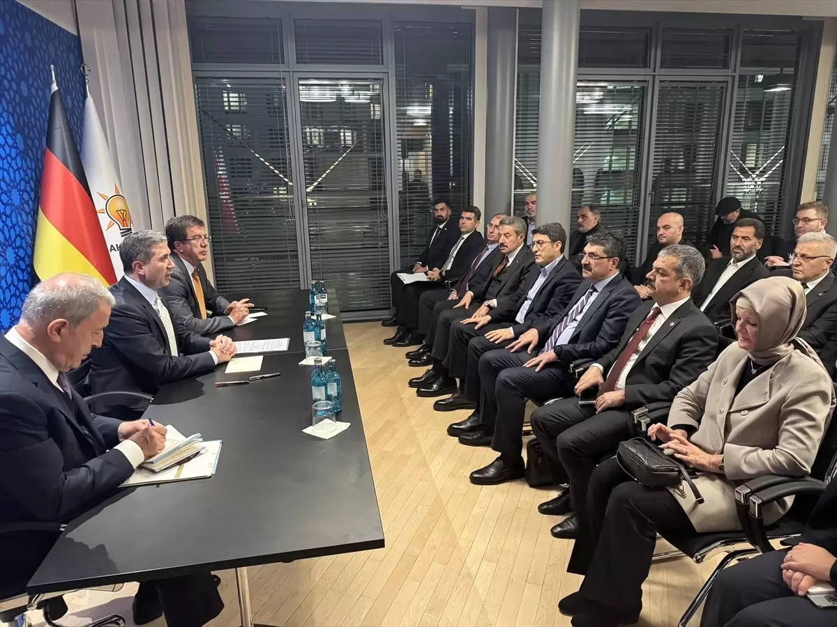 AK Parti Almanya'da Türk STK'ları ile Buluştu