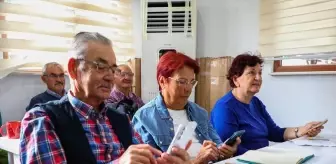 Antalya'da 60 Yaş Üstü Bireylere Akıllı Telefon Eğitimi