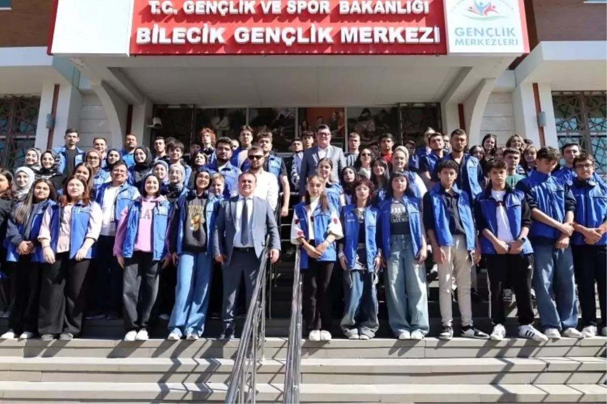 90 Öğrenci 'Gençler Bakanlığında' Projesi İçin Ankara'ya Uğurlandı