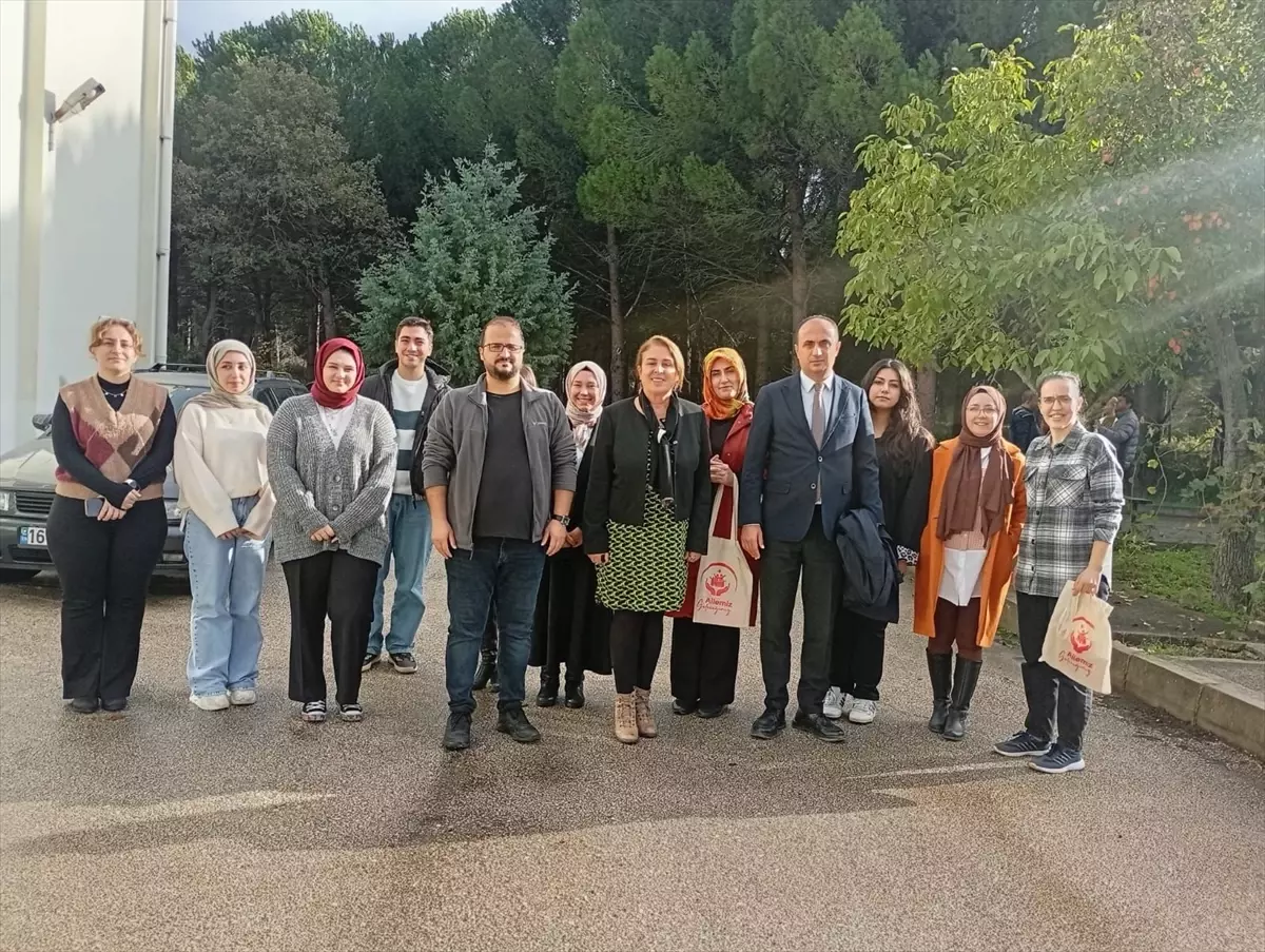 Bursa'da Aile Yılı Etkinlikleri: Bilimsel Çalışmalarla Ailenin Güçlendirilmesi