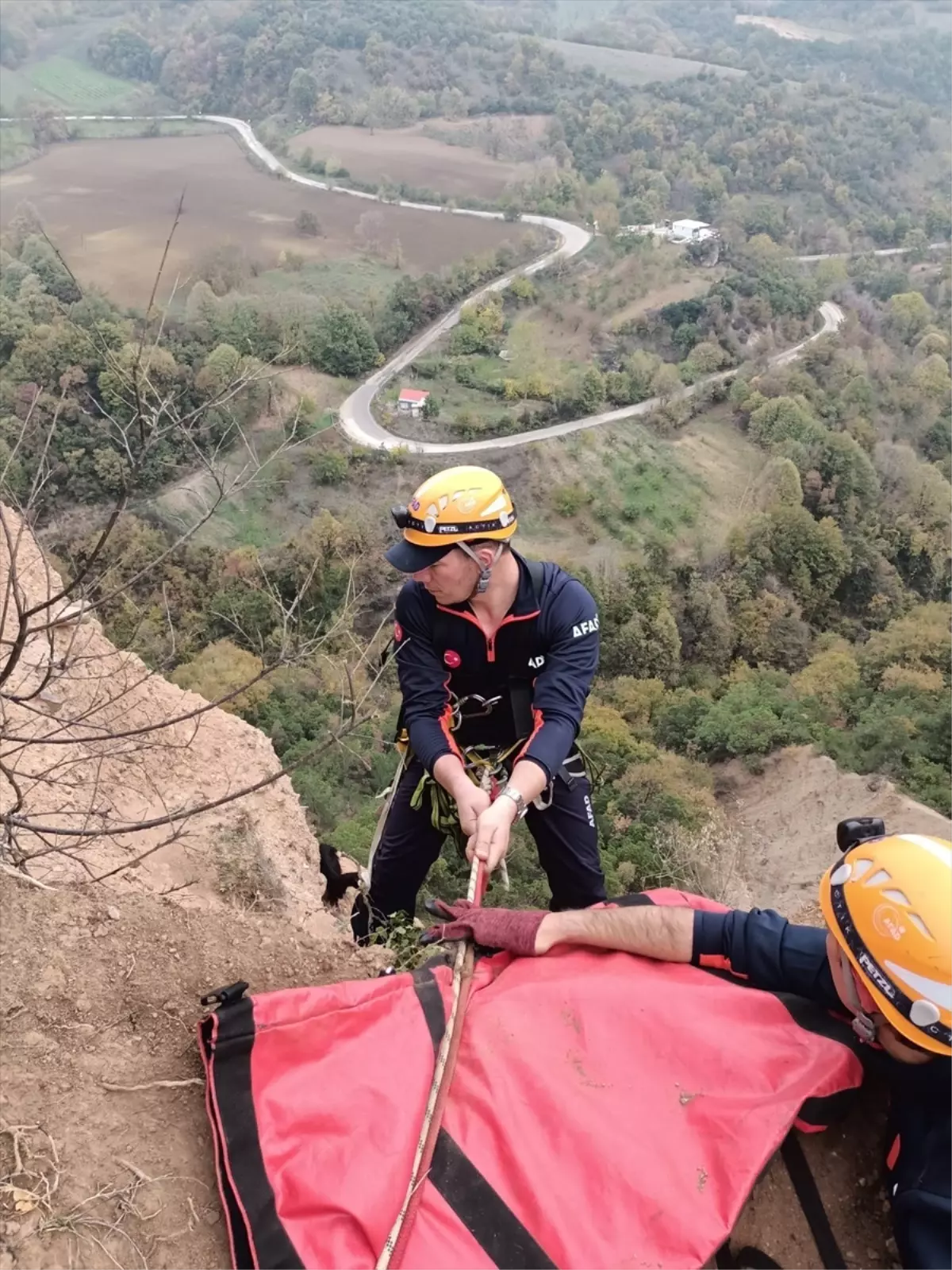 Bursa'da 2 Gün Mahsur Kalan Keçi Kurtarıldı