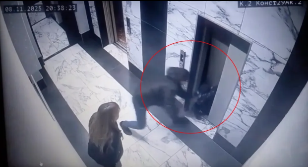 dehset anlari kamerada kucuk cocuk asansor 19242521 4834 m