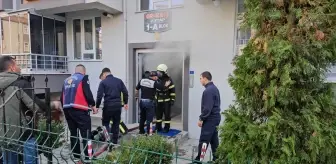 Erzincan'da 3 Katlı Binanın Bodrumunda Yangın Çıktı