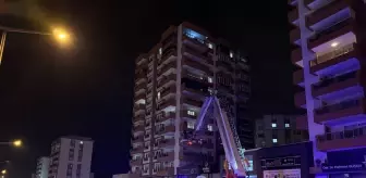 Kahramanmaraş'ta sitenin otoparkında çıkan araç yangınında 18 kişi dumandan etkilendi