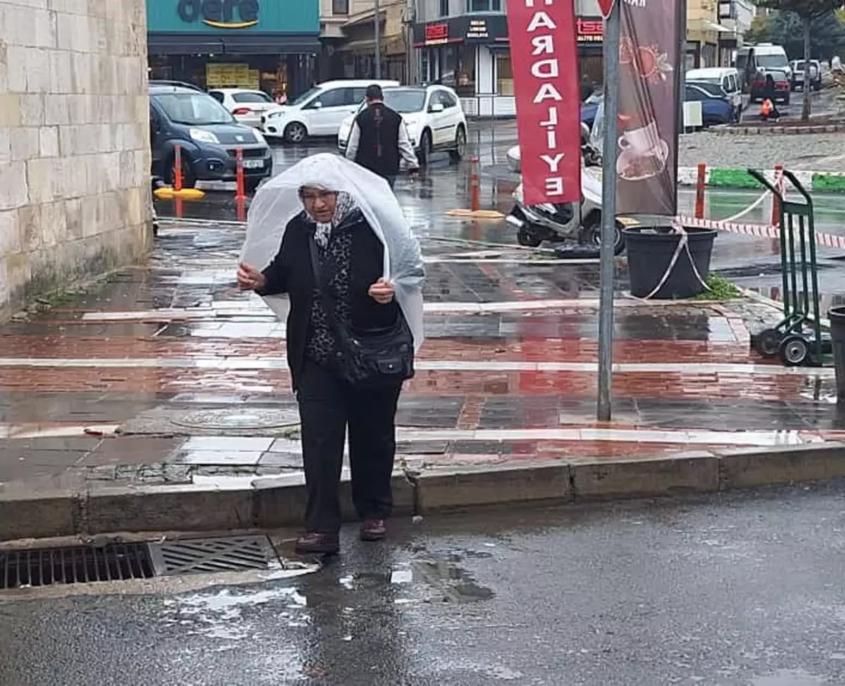 Kırklareli'nde Sağanak Yağış Kutlamaları Erteleniyor