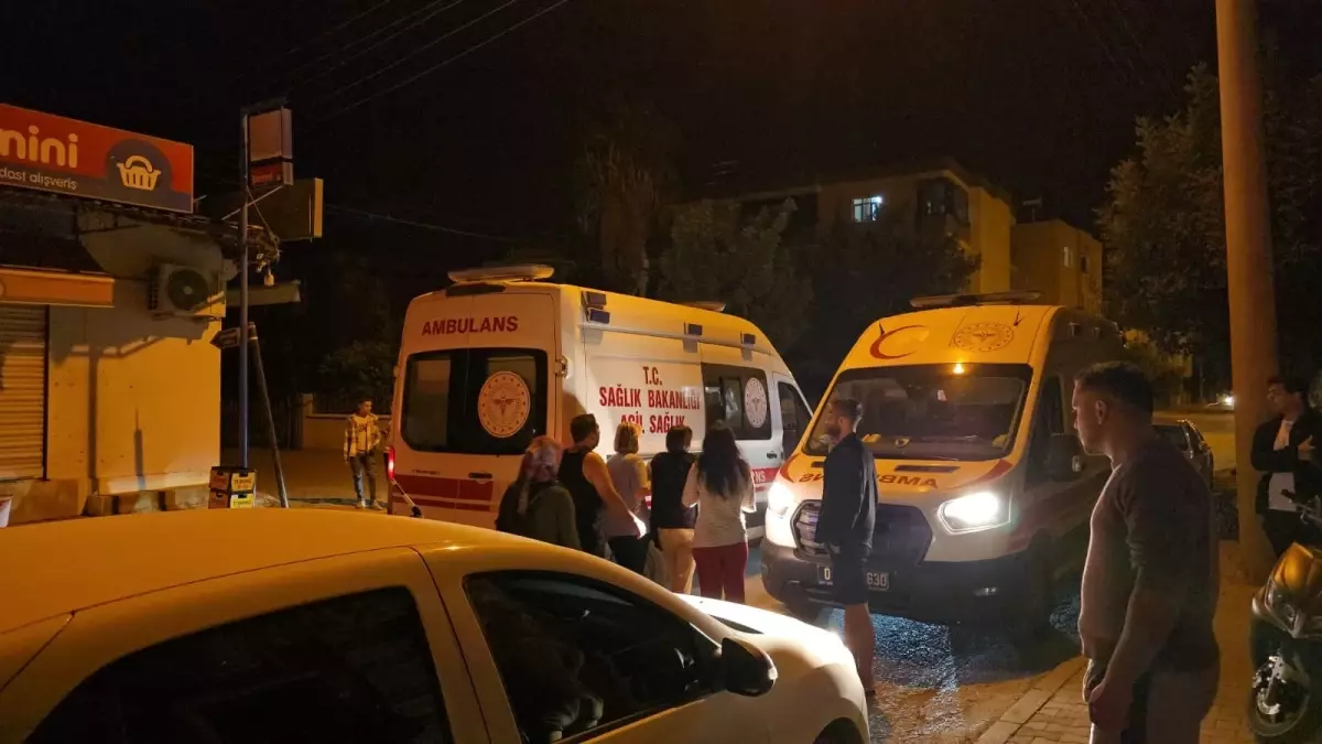 Adana'da Evde Yangın: 4 Kişi Dumandan Etkilendi