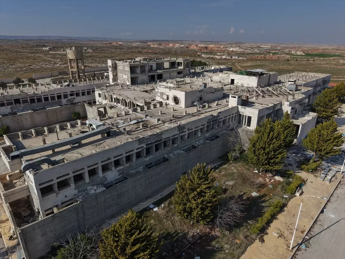 Suriye'de devrik rejiminin saldırılarında yıkılan Maarratünnuman Hastanesi yeniden hizmete açılmayı bekliyor
