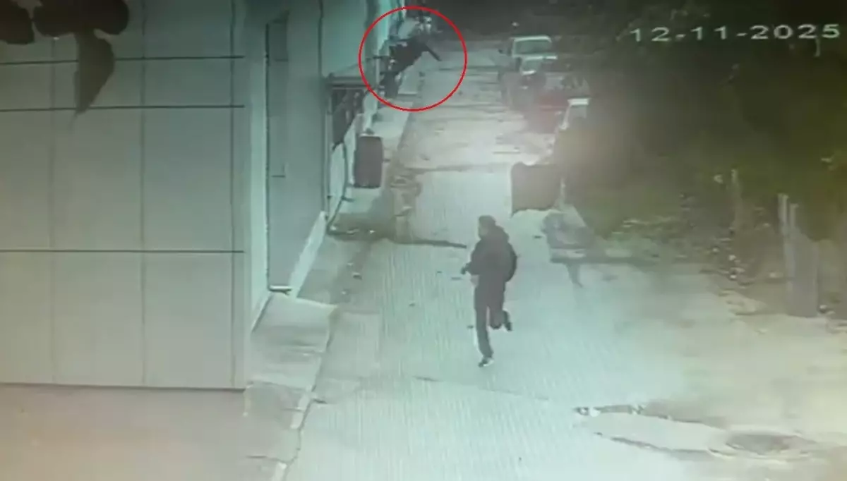 Bursa'da Balkondan Düşen Baba, Oğlunu Yakalamak İsterken Yaralandı