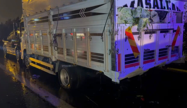 5 arac birbirine girdi otomobil metal yiginina 19244779 7744 m