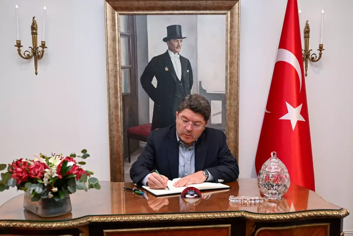 Adalet Bakanı Yılmaz Tunç, Madrid Büyükelçiliği'ni Ziyaret Etti