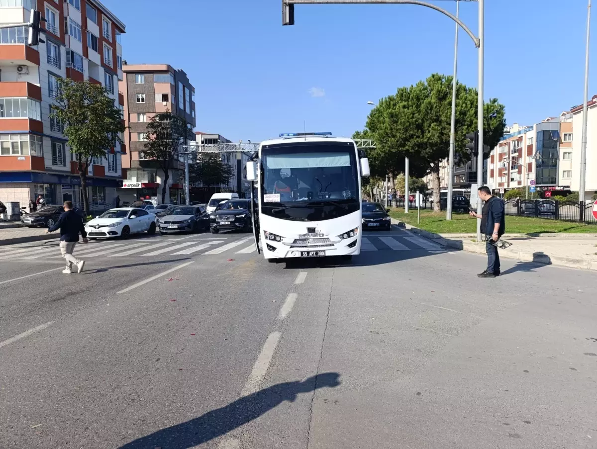 Samsun'da Cezaevi Aracı ile Otomobil Kaza Yaptı: 2 Yaralı