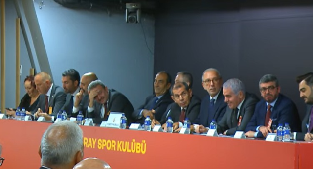 galatasaray divan kurulu toplantisinda baris 19246790 7311 m