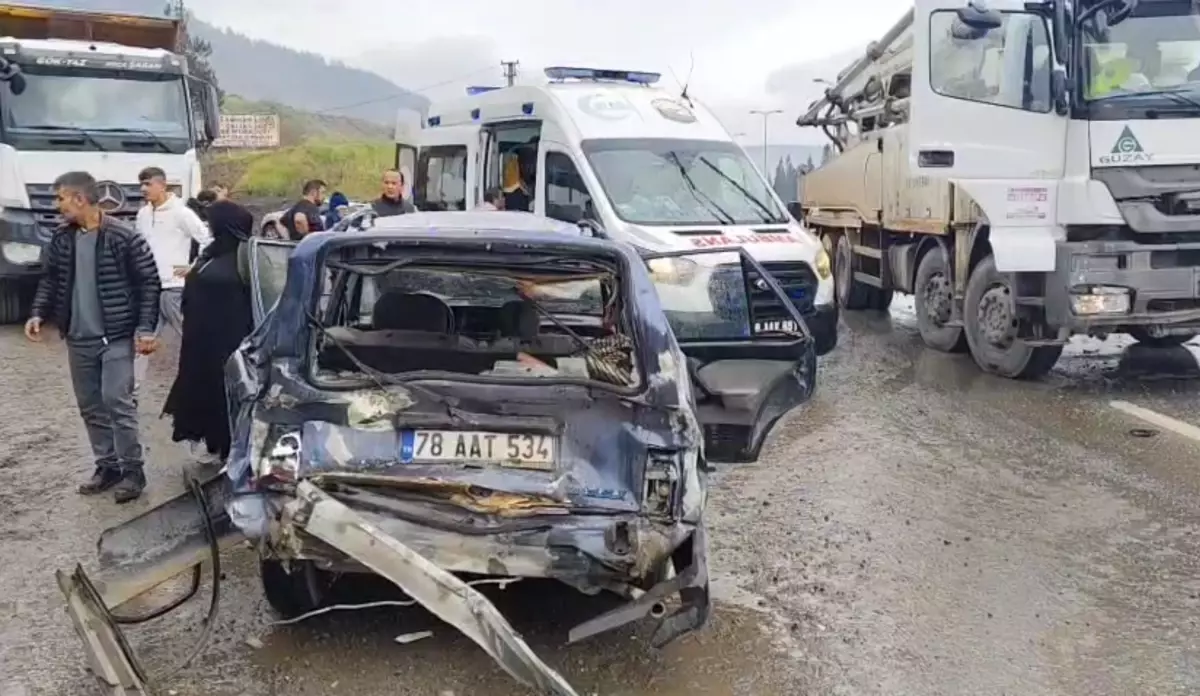 Karabük'te Trafik Kazası: 5 Yaralı