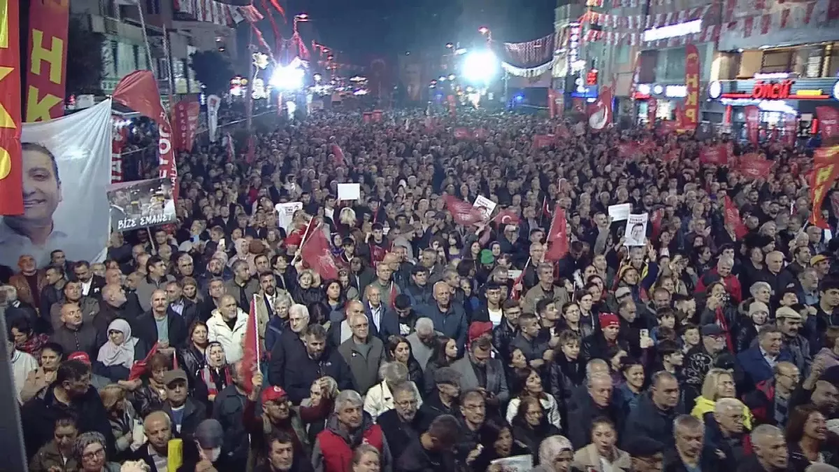 Özgür Özel, Sultanbeyli Mitinginde Adalet ve İddianame Üzerine Konuştu