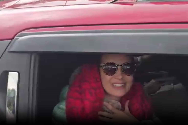 Trafik kazası geçiren Özgü Namal taburcu oldu