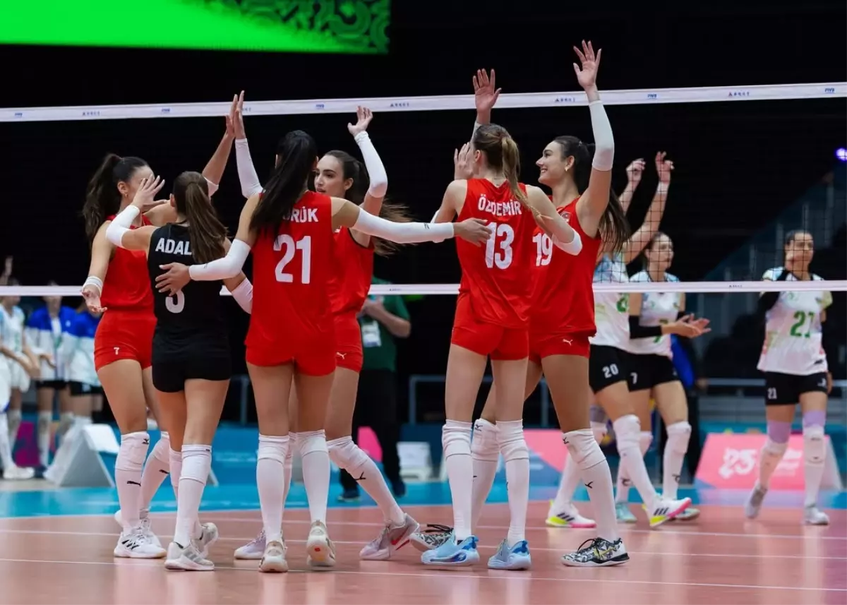 Türkiye Kadın Voleybol Takımı, Azerbaycan'ı Mağlup Ederek 2. Kez Şampiyon Oldu