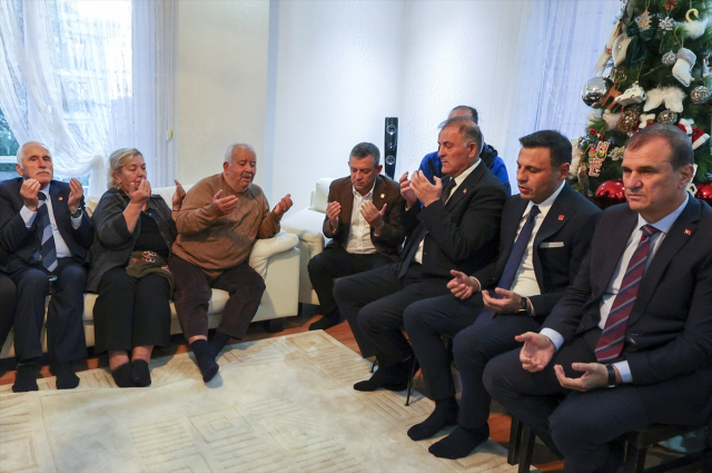 chp lideri ozel den sehit ailesine ziyaret 3 19251070 273 m