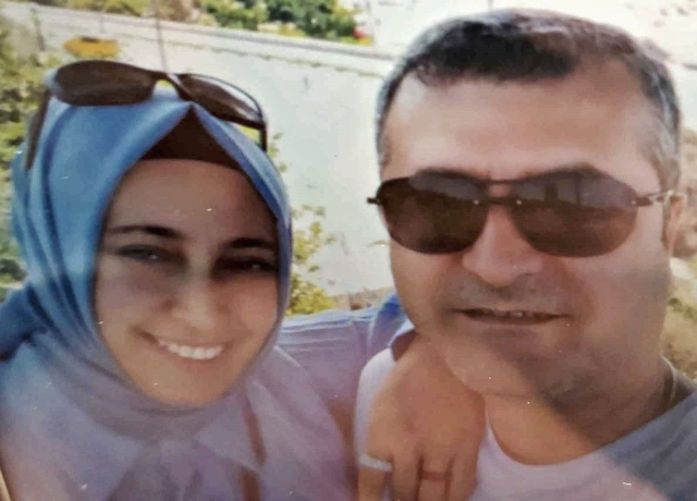 The striking action of the police who killed his wife and 2 children