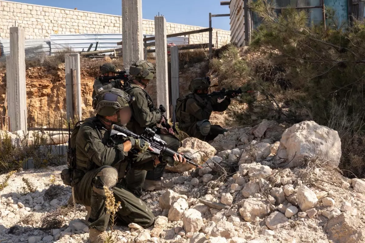 İsrail Ordusu, Ateşkese Rağmen Gazze'de 4 Filistinliyi Öldürdü