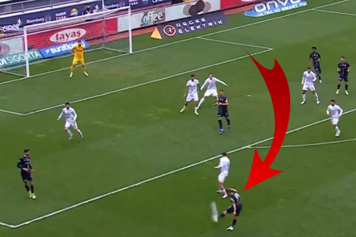 Kevin Rodrigues&apos;in Kasımpaşa formasıyla attığı gol, Puskas Ödülü&apos;ne aday gösterildi