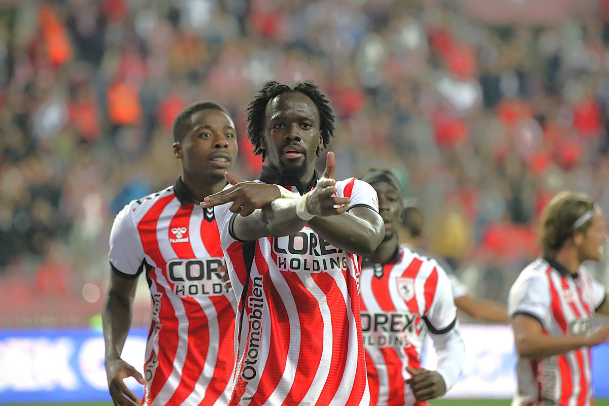 Samsunspor, UEFA Konferans Ligi'nde Liderliğini Sürdürüyor