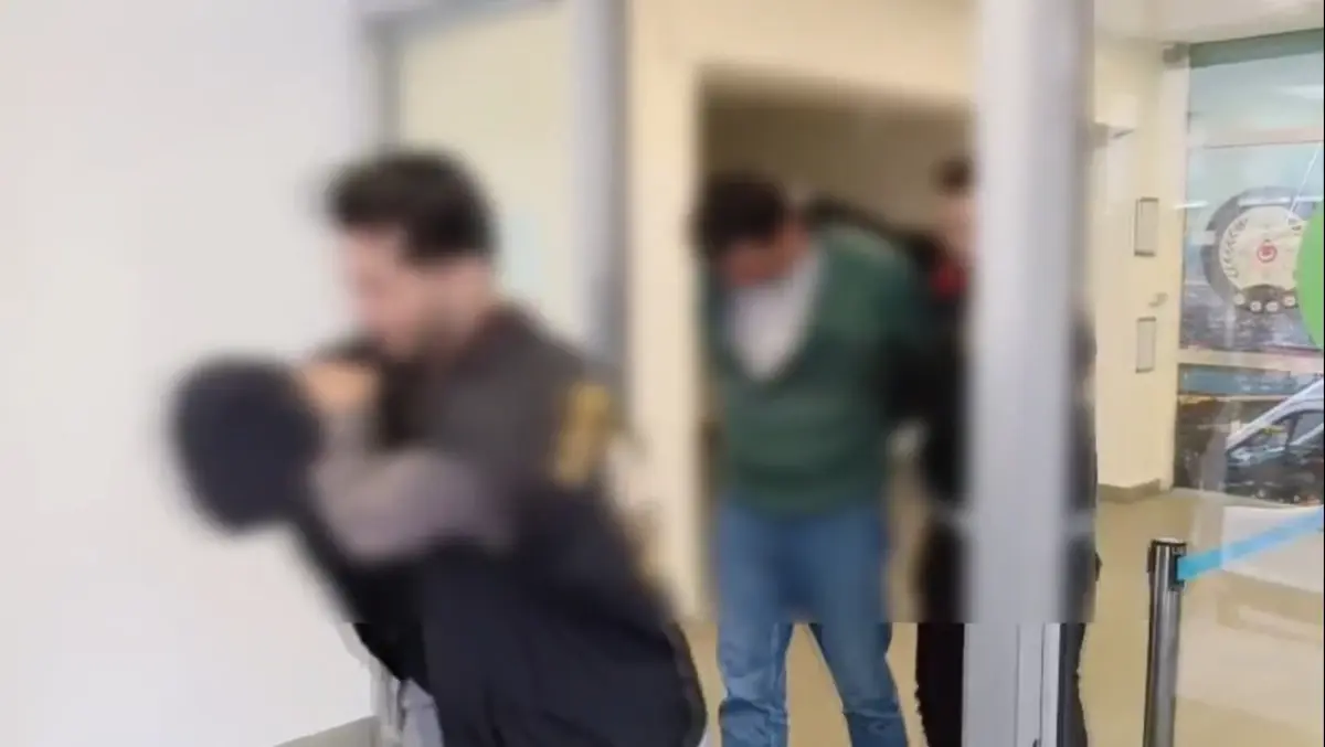 Şişli'de Yol Verme Tartışması Bıçaklı Kavgaya Dönüştü