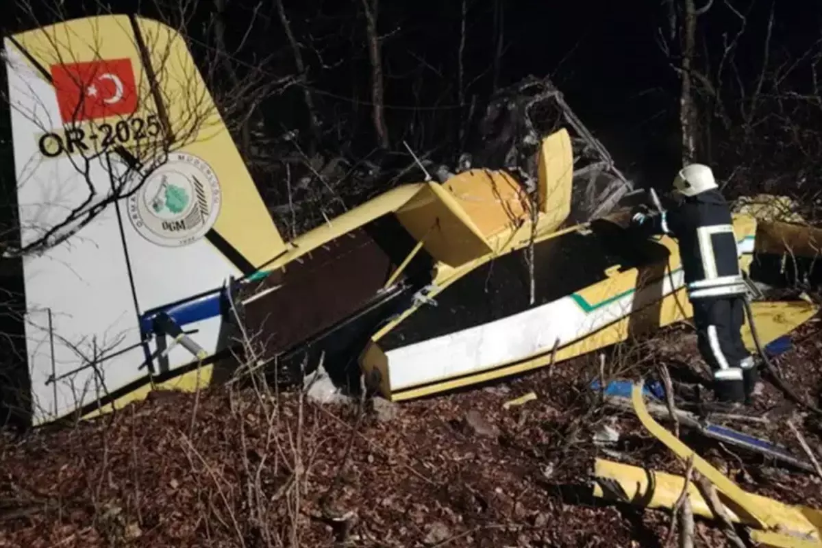 Yangın söndürme uçağı Hırvatistan'da düştü, pilot şehit oldu