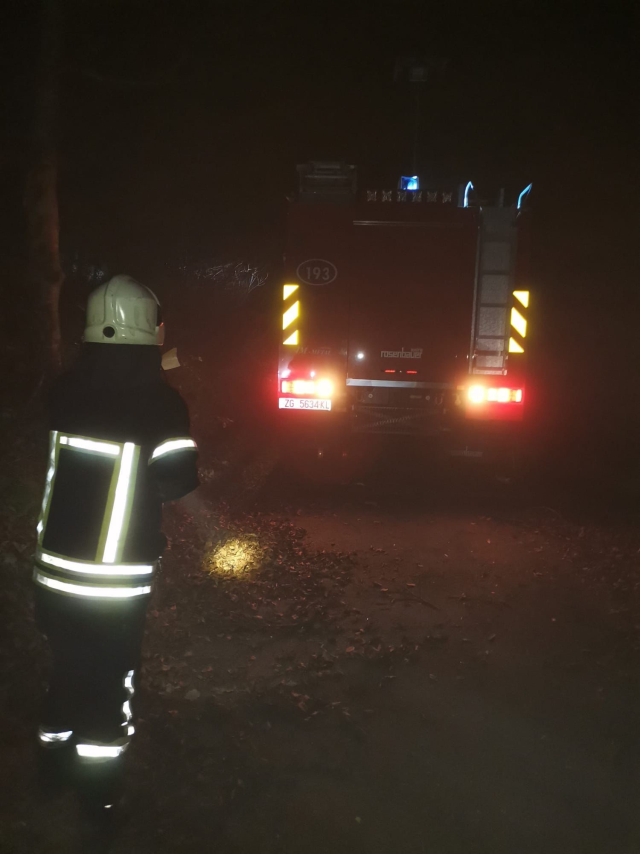 yangin sondurme ucagi hirvatistan da dustu pilot 19251372 7236 m