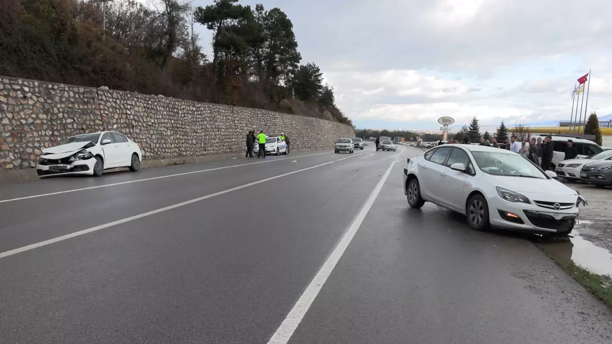 Bolu'da Zincirleme Kaza: 3 Yaralı