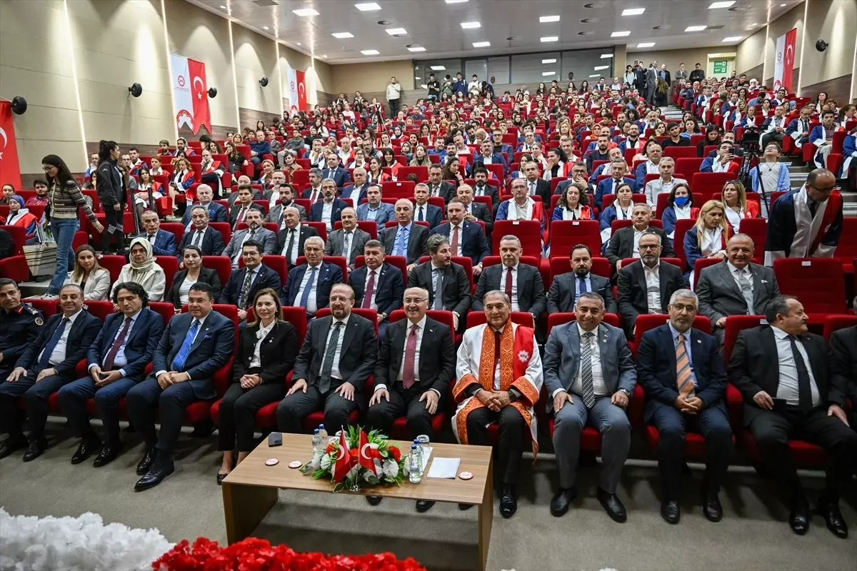 Adana Alparslan Türkeş Bilim ve Teknoloji Üniversitesi'nde 2025-2026 Akademik Yılı törenle açıldı