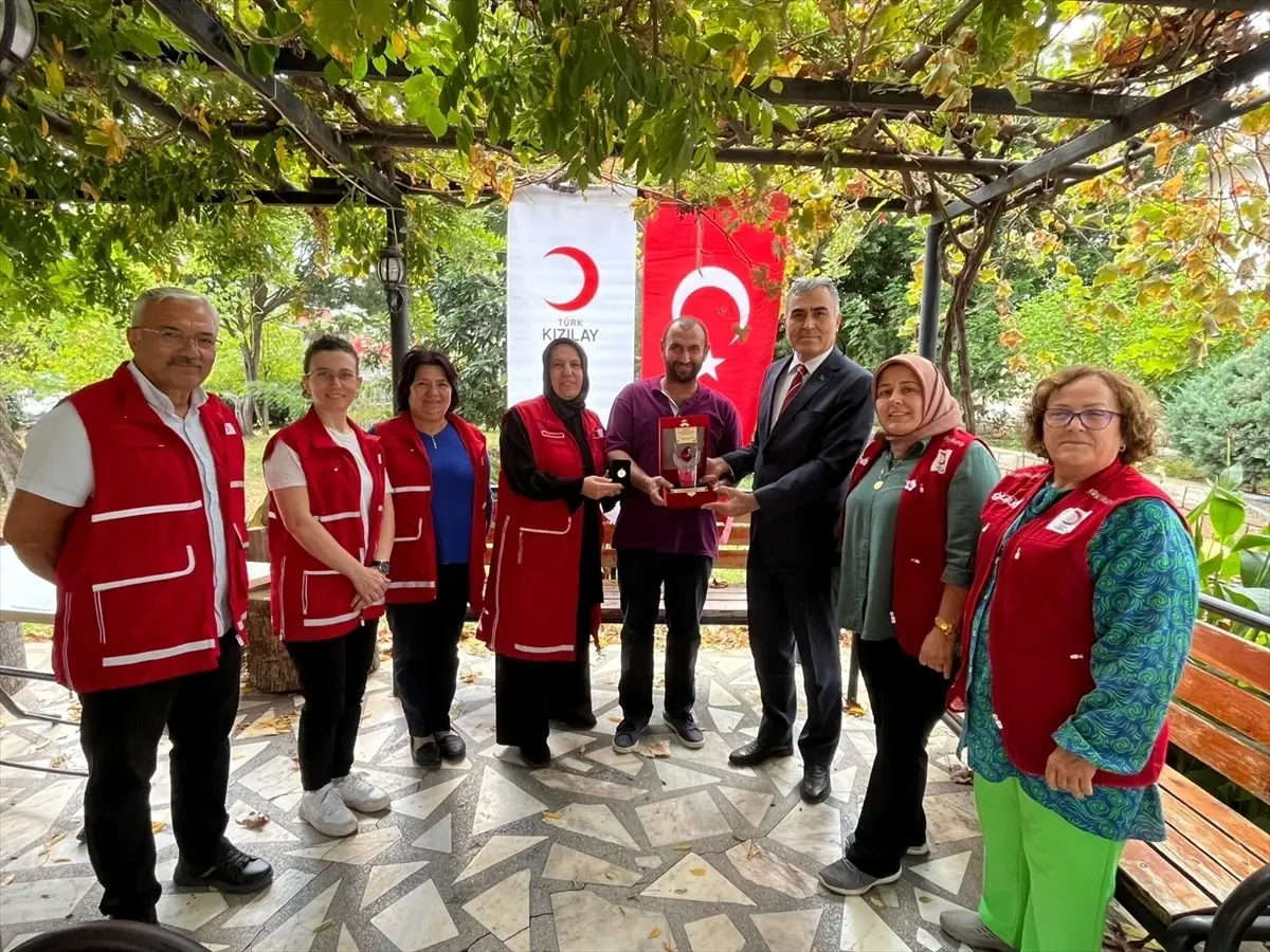 Anamur'da Kan Bağışı Etkinliği: Kızılay'dan Madalya ve Plaket