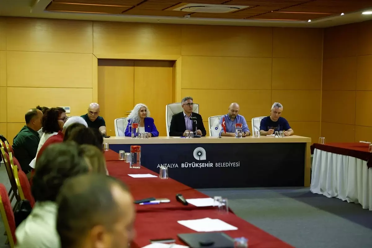 Antalya'da Yapay Resif Projesi Hayata Geçiyor