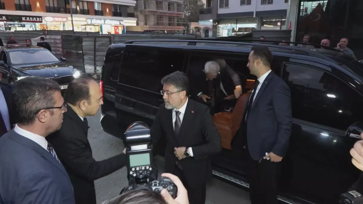 Bakan Yumaklı'dan Şehit Pilot Hasan Bahar'ın ailesine taziye ziyareti