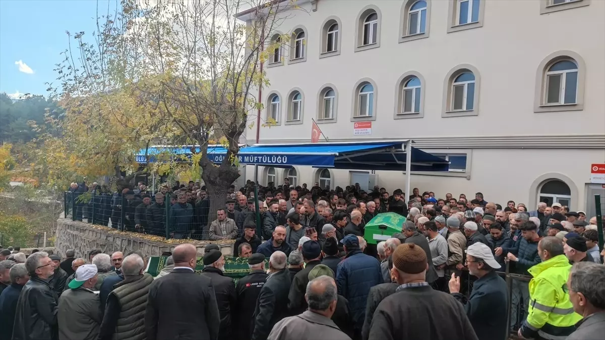 Çorum'da Baba ve Oğlu Bıçaklanarak Hayatını Kaybetti