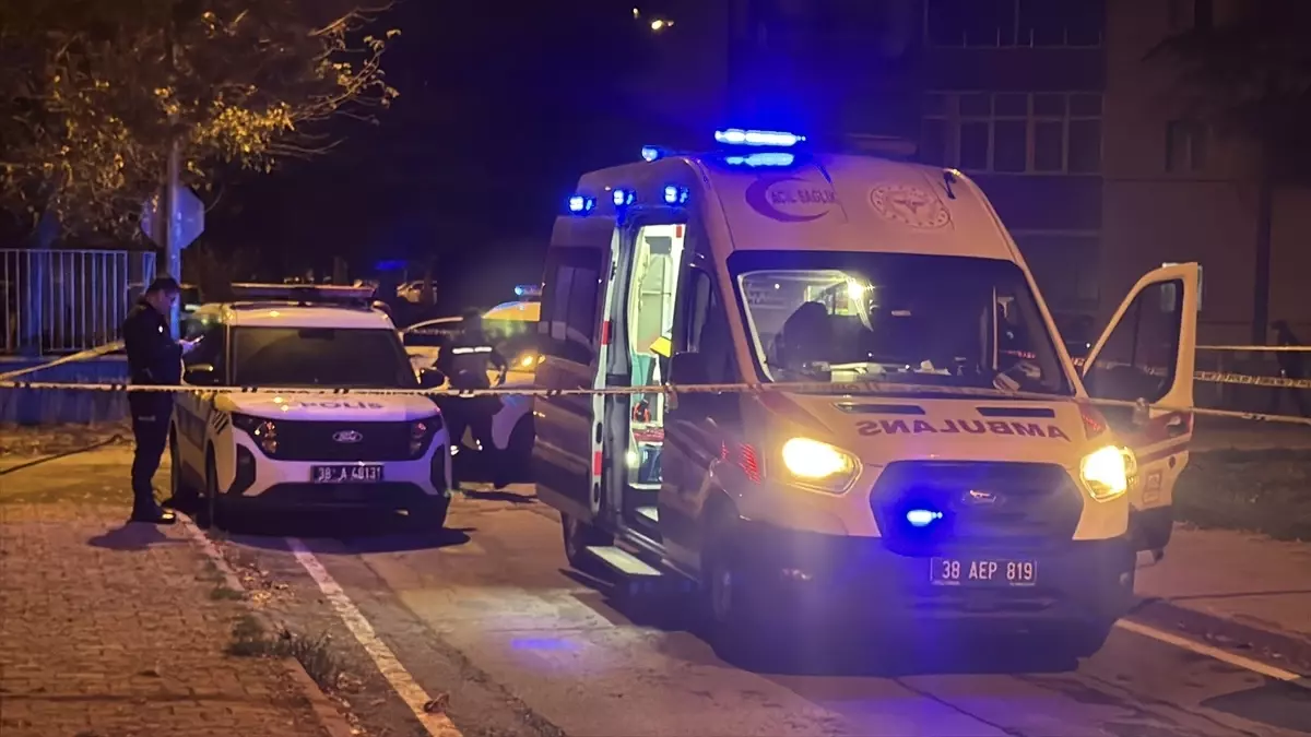 Kayseri'de Kocası Tarafından Bıçaklanan Kadın Hayatını Kaybetti