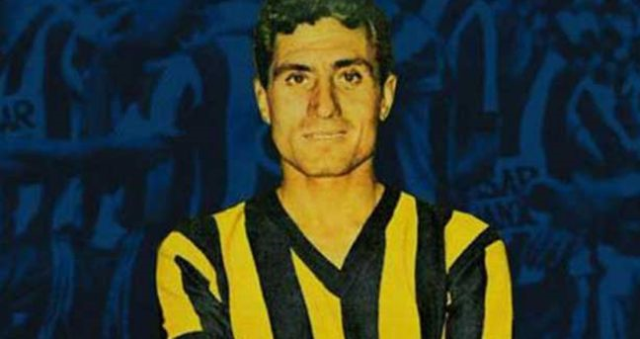 Lefter Fenerbahçe'de ne zaman, kaç yıl oynadı? Lefter Fenerbahçe'de kaç gol attı? Lefter Fenerbahçe kariyeri! Lefter Fenerbahçe'de ne zaman, kaç yıl oynadı? Lefter Fenerbahçe'de kaç gol attı? Lefter Fenerbahçe kariyeri!