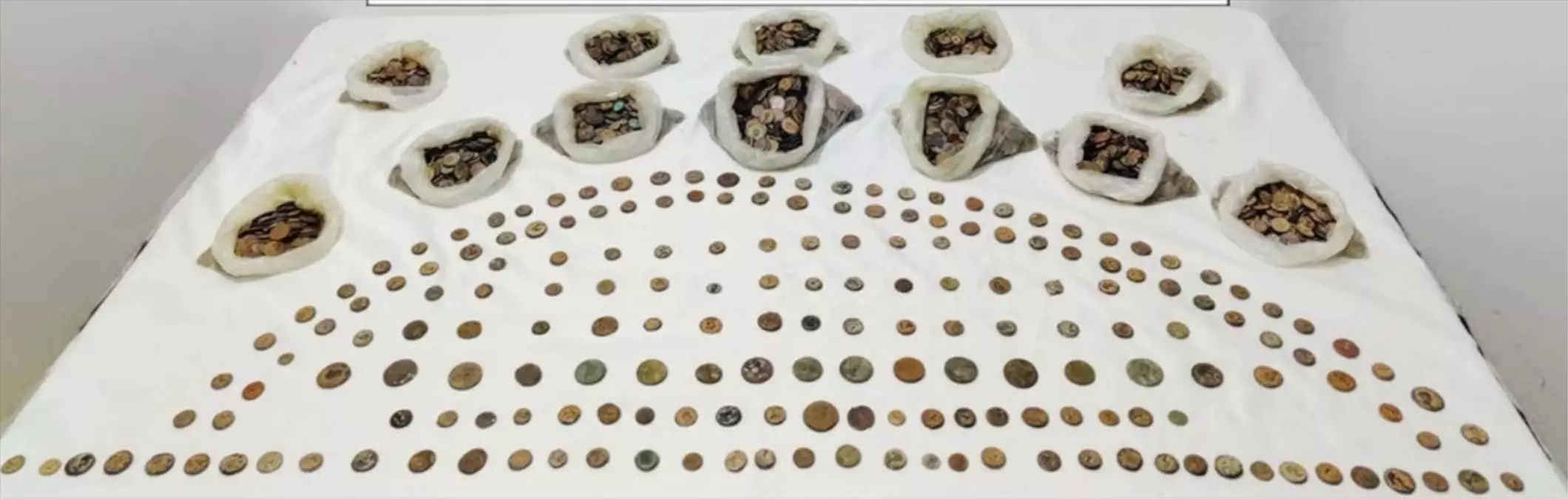 Kızıltepe'de Tarihi Sikkeler Operasyonu: 4 Bin 897 Sikke Ele Geçirildi