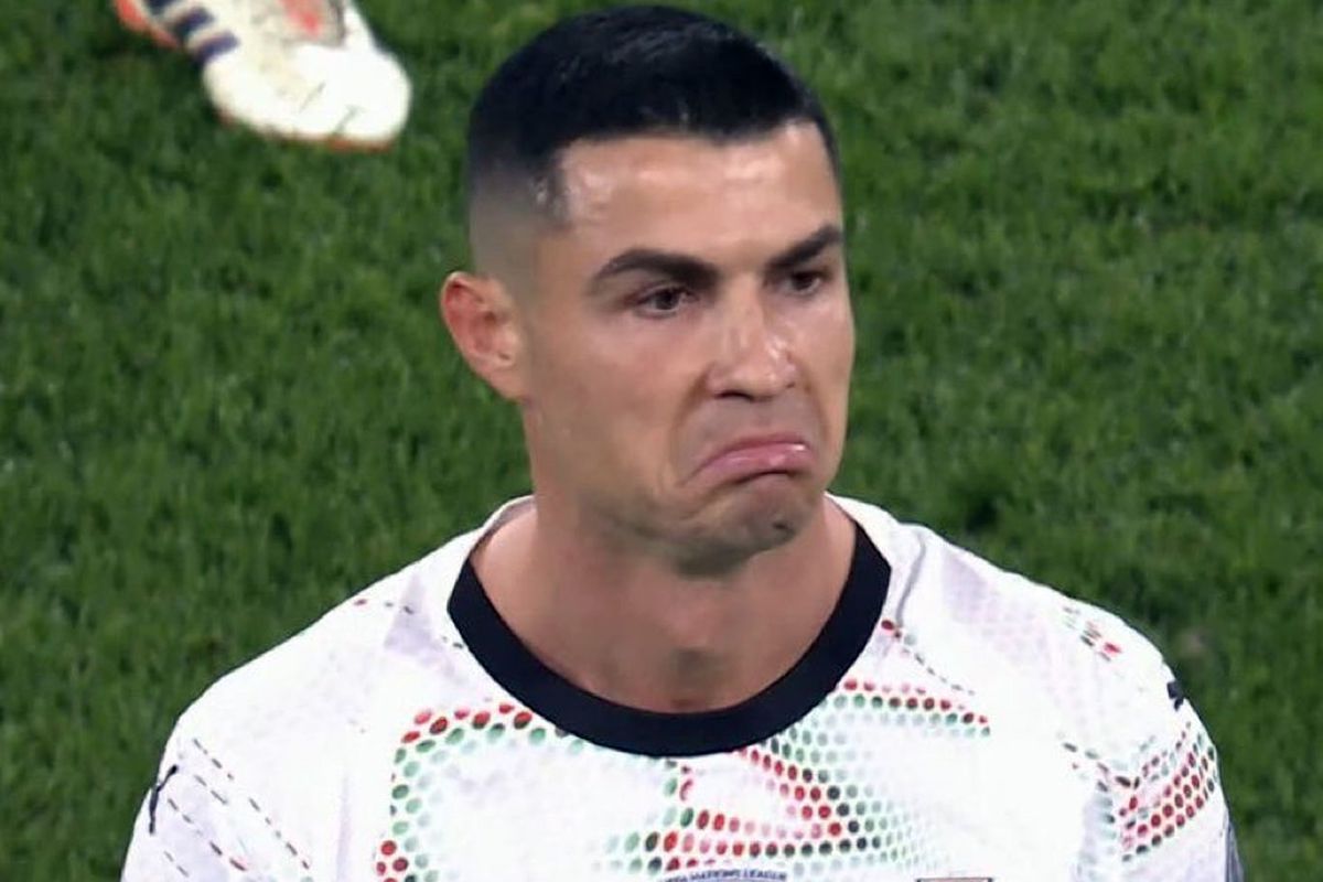 Neye uğradığını şaşırdı! Ronaldo'ya tarihi kırmızı kart