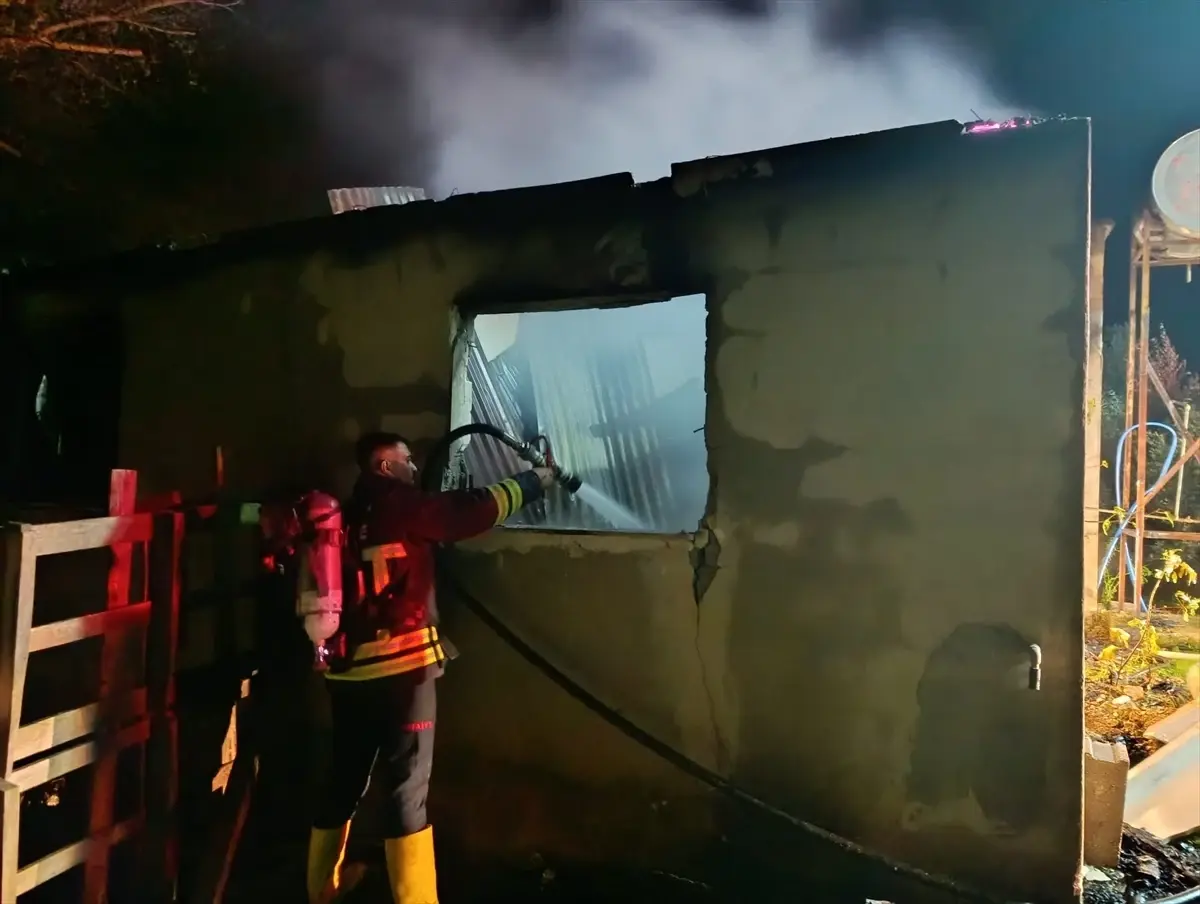 Osmaniye'de Elektrik Kontağından Yangın Çıktı