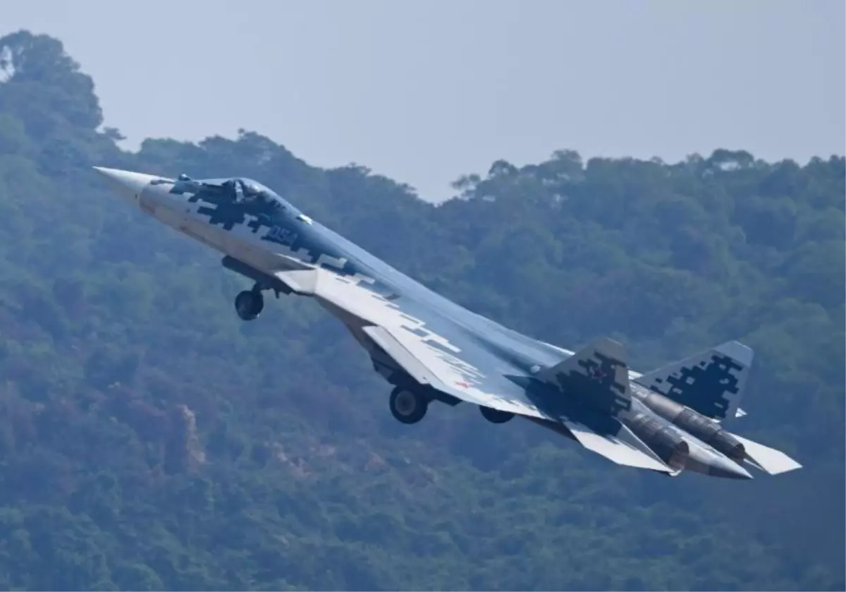 Rusya'da 'Su-30' Savaş Uçağı Düştü