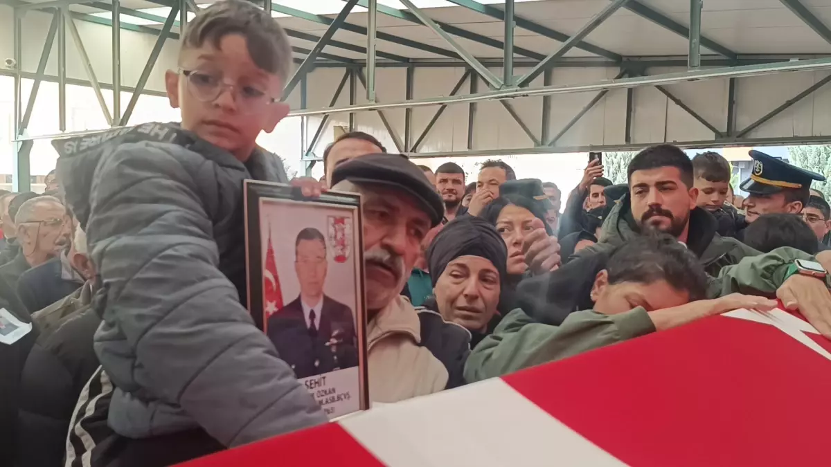 Şehit Astsubay Başçavuş Özkan, Niğde'de son yolculuğuna uğurlandı