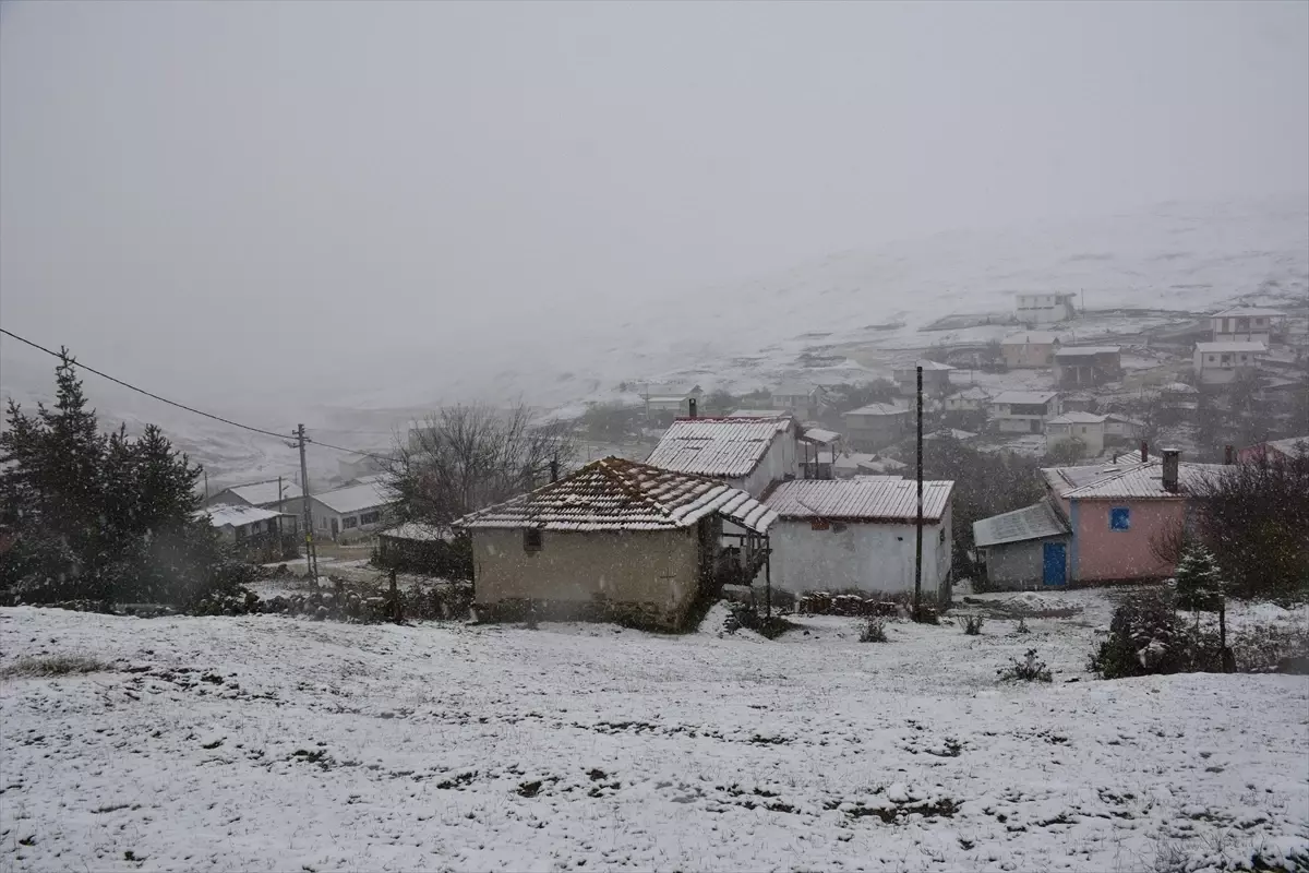 Tokat'ın Yüksek Kesimlerinde Kar Yağışı