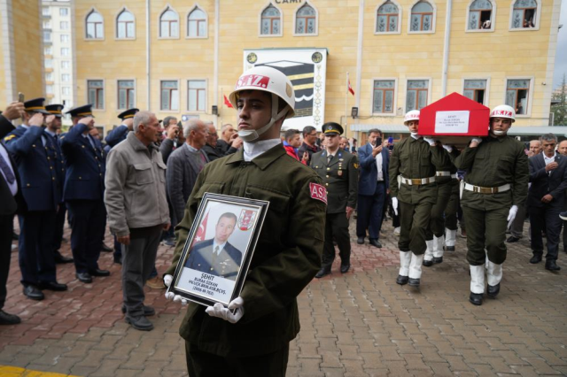turkiye sehitlerini ugurladi 19254401 3085 m