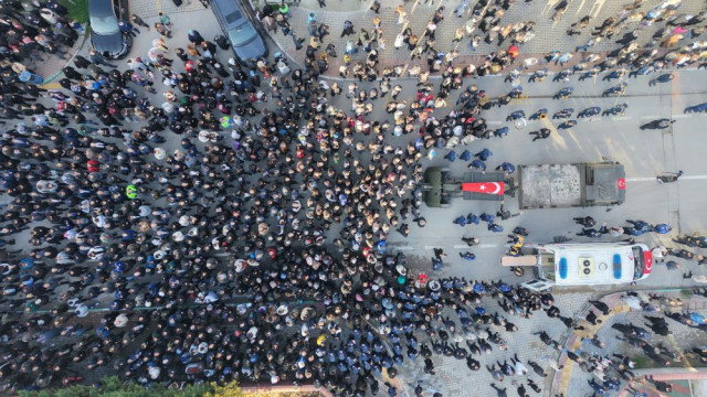 Türkiye şehitlerini uğurladı 20 turkiye sehitlerini ugurladi 19254401 57 m