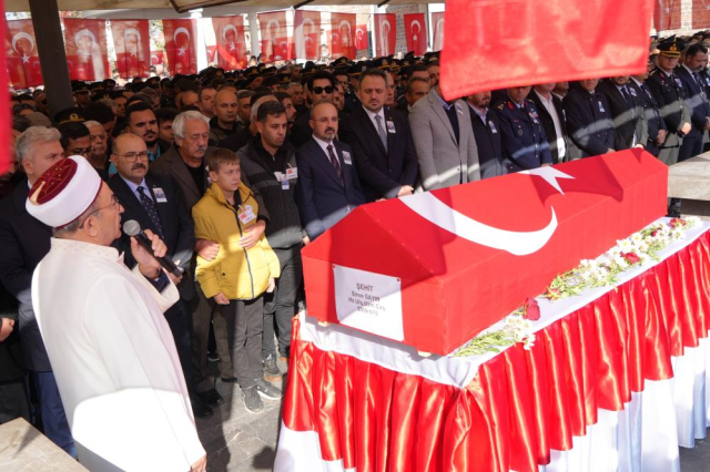 Türkiye şehitlerini uğurladı 23 turkiye sehitlerini ugurladi 19254401 895 m